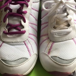 Sneaker purple and white